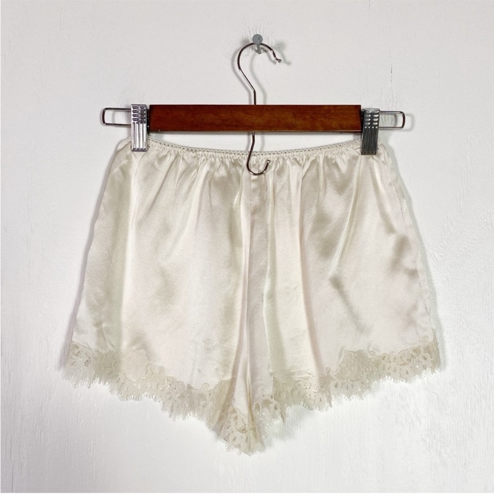 Doen Silk Shorts - Picture 3 of 4